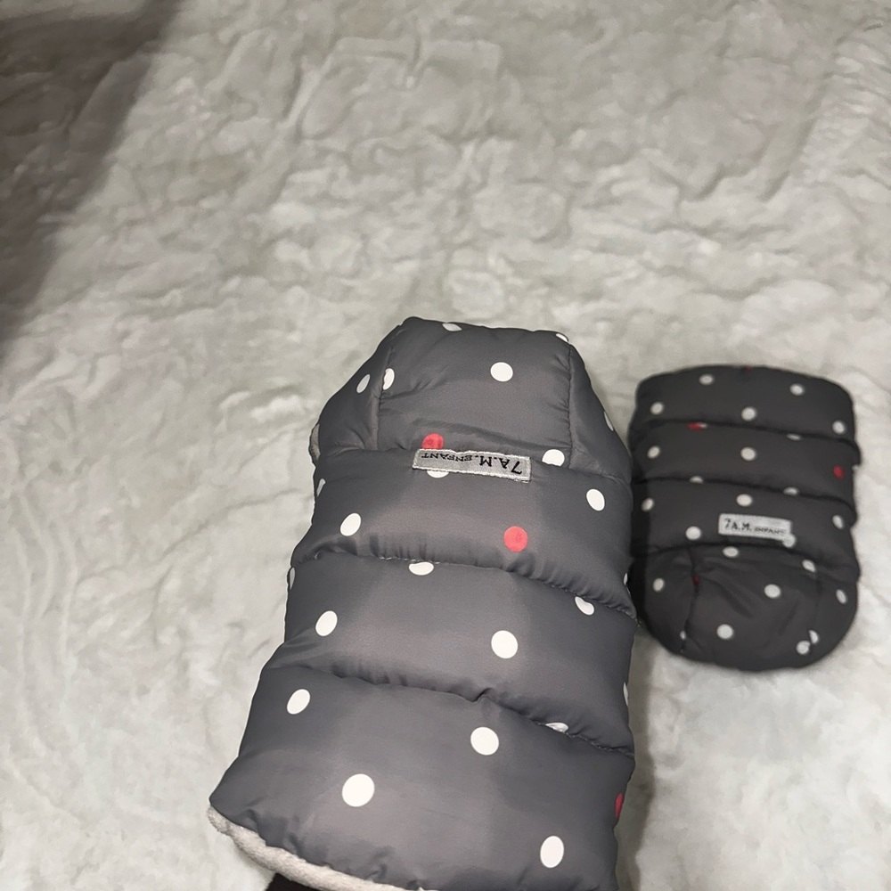 Gray and White Polka Dot Insulated Mittens